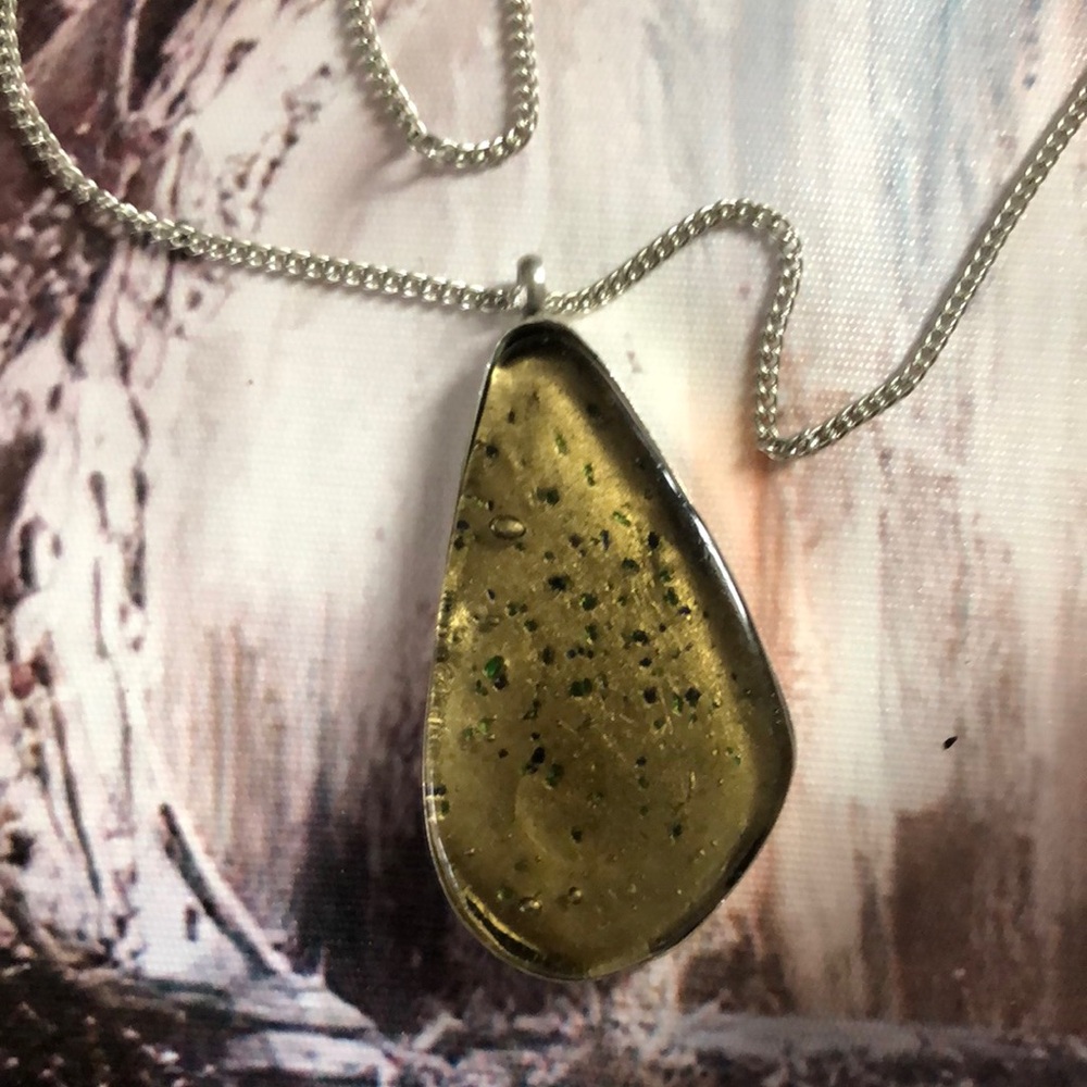 2for$20🟠Olive Green Teardrop Pendant Necklace